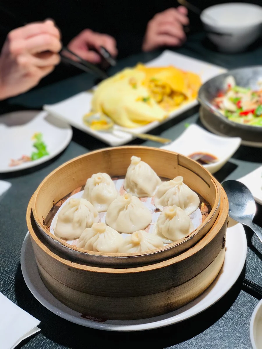 Steamed Pork Soup Dumplings 6pcs 小籠包6pc